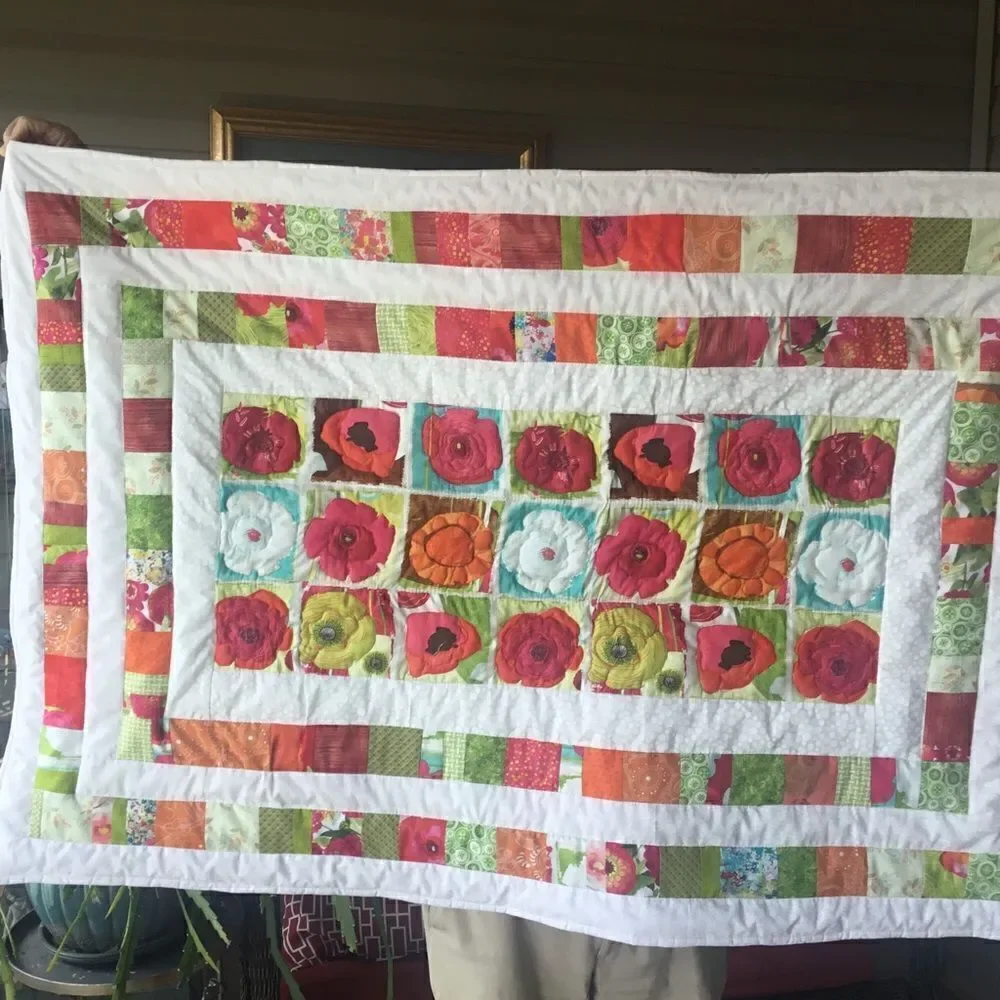 NWT. Hand Crafted Bright Poppies Quilt